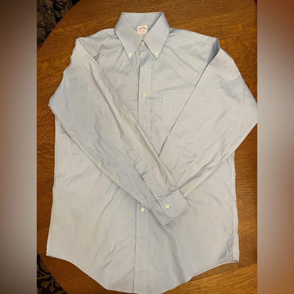 Brooks Brothers Button Down Shirt 15-33 like new